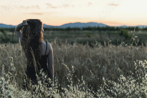 A beutiful girl in the autum field