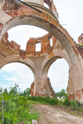 Shatsk. Russia. Ryazan region. The village of Lesnoe Konobeevo. The ruins of the Church of the Resurrection of Christ 