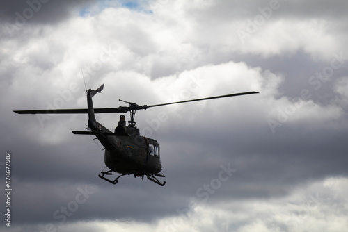 Fototapeta Naklejka Na Ścianę i Meble -  離陸するヘリコプター