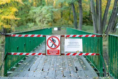 Most w parku wyłączony z ruchu © Mariusz