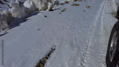 Snowy Mountain Scenery on an Off-Roading Journey through Shinkula Pass photo