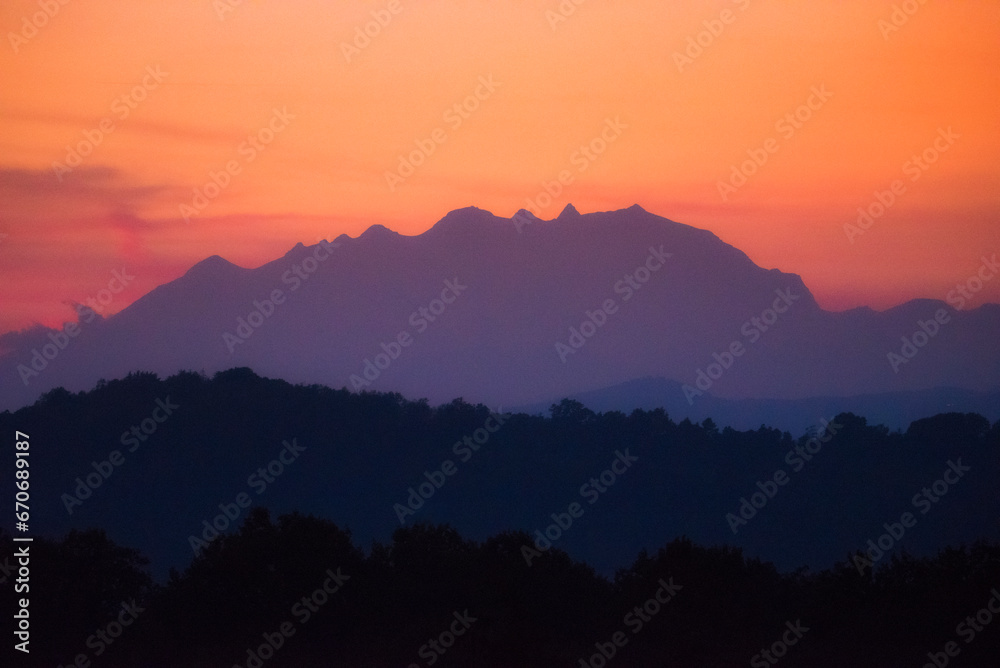 Il maestoso Monte Rosa al tramonto
