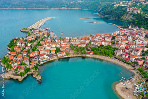 Fototapeta Naklejka Na Ścianę i Meble -  Beautiful cityscape on the mountains over Black-sea, Amasra. Amasra traditional Turkish architecture