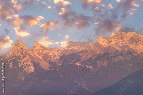 les alpes au coucher du soleil © Pyc Assaut