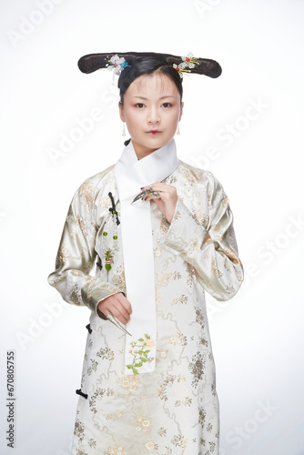 Fotografía A Asian woman dressed in Qing Dynasty Empress attire