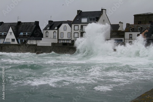 tempête sur le Guilvinec en Bretagne,vagues submersion