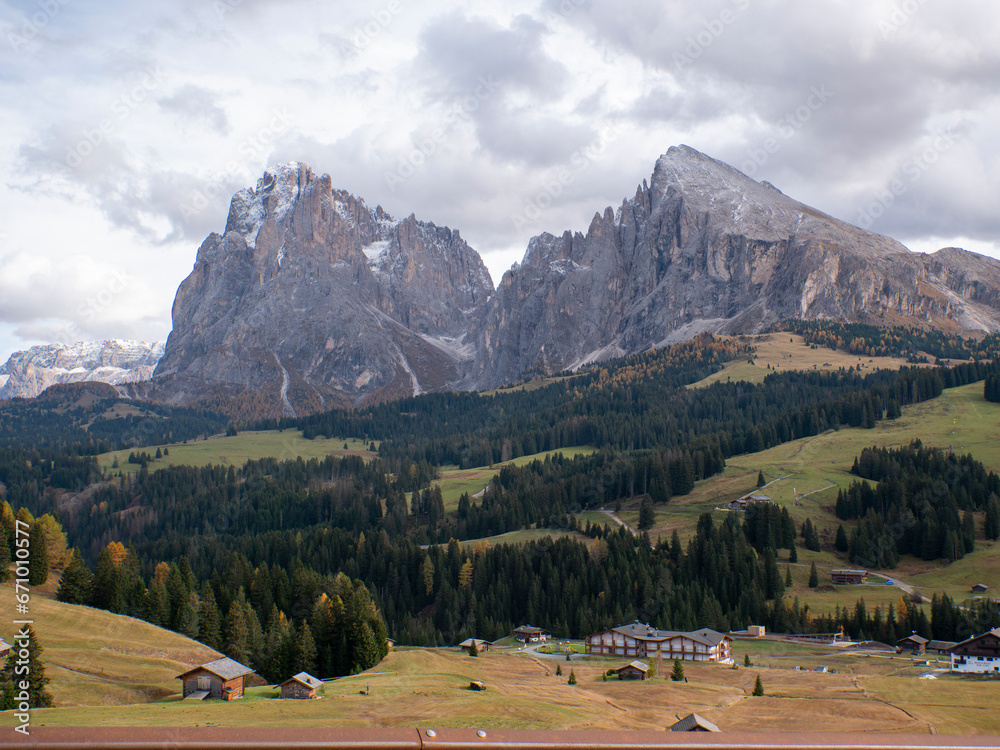 Fototapeta premium Feeling of nature on the Seiser Alm in the Dolomites, Italy