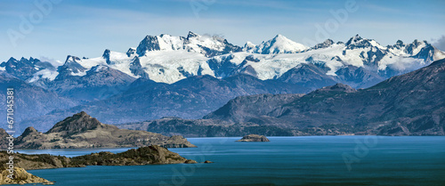 Abenteuer Cordillera de los Andes am Lago General Carrera, Südchile, Patagonien photo