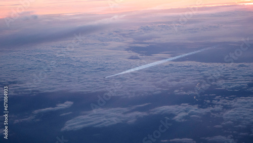 lot samolotem krajobraz z lotu ptaka chmury