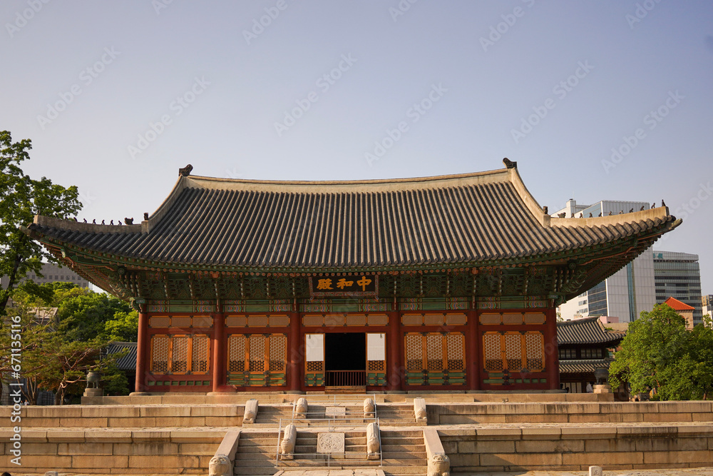 Traditional korean palace building in Seoul