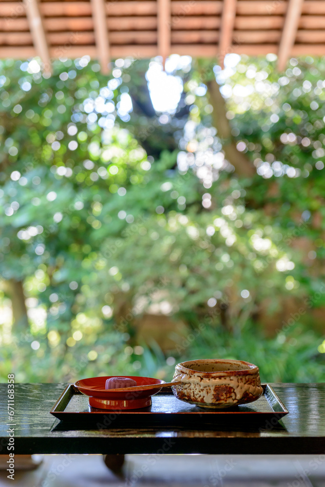 和菓子とお茶、日本家屋の縁側の風景、茶道イメージ