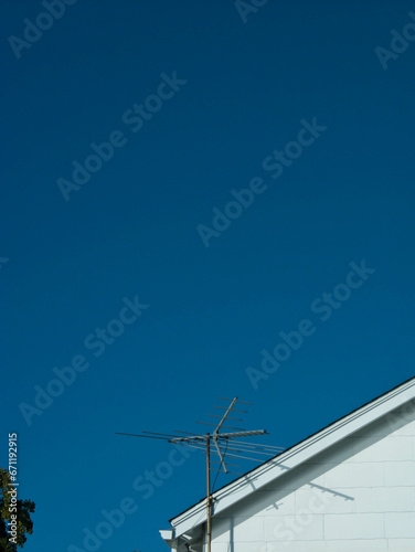Принти на полотні roofline with antenna
