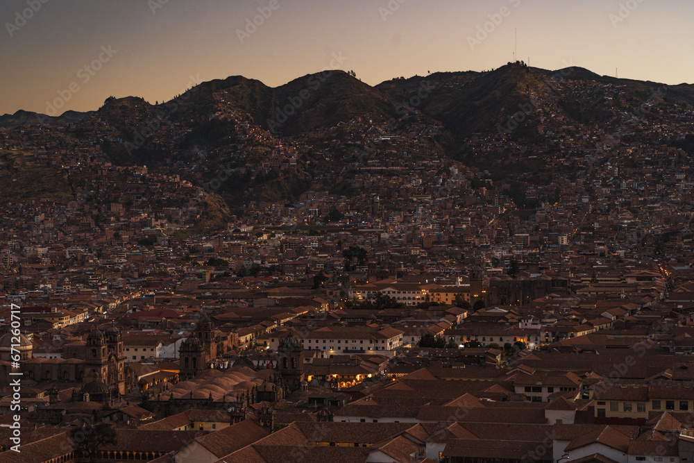 Obraz premium sunset in the mountains in cusco
