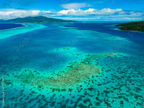Fotografia, Obraz Taha'a by drone, French Polynesia