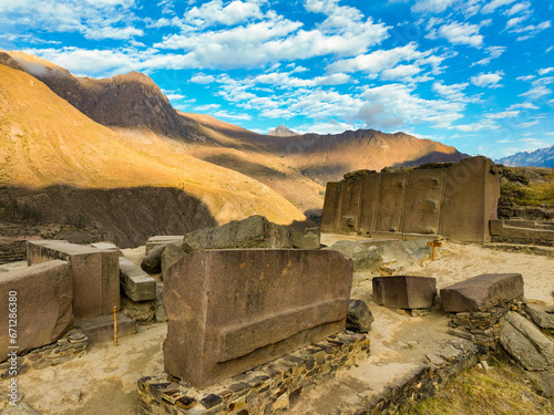 Complejo arqueol  gico de Ollantaytambo en el valle del Urubamba Cuzco Per  