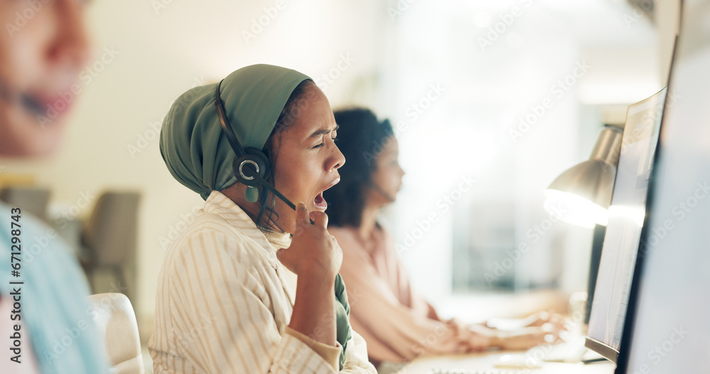 Call center woman, yawn and fatigue at computer, office or tired with team, customer service pr telemarketing. Islamic crm, burnout and overtime for tech support, help desk or consulting in workplace - obrazy, fototapety, plakaty 