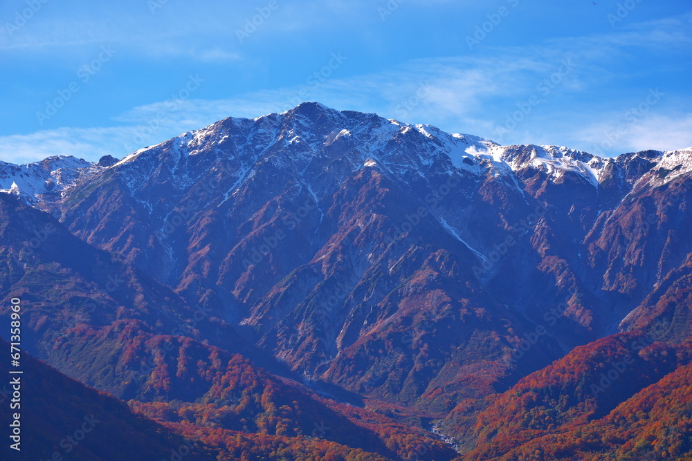 岩岳より三段紅葉の白馬岳を望む 岩岳より三段紅葉の白馬岳を望む