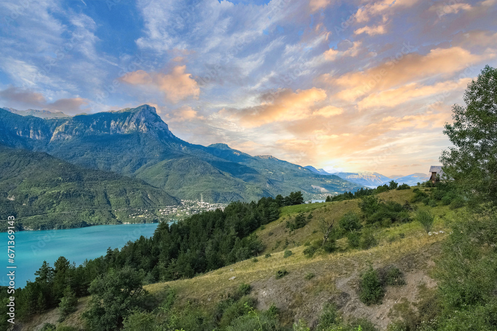 Fototapeta premium The lake of Serre-Poncon in France, beautiful landscape in summer 