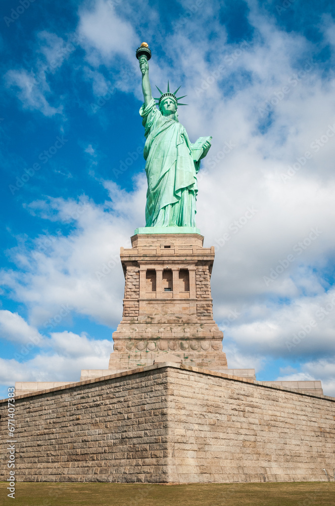 Fototapeta premium Statue of Liberty, in New York Harbor in New York City