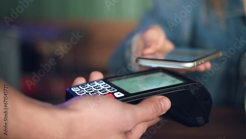Contactless payment with smartphone technology and card reader