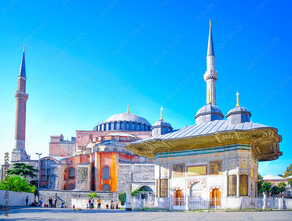 Obraz premium 3. Ahmet Fountain and Hagia Sophia Mosque.