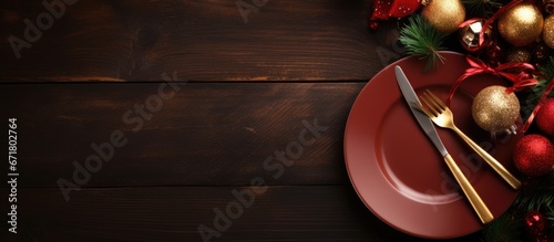 Table decoration for Christmas using decorative plates and cutlery