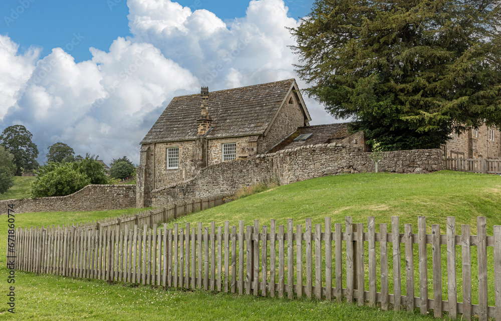 Obraz premium Small traditional stone cottage