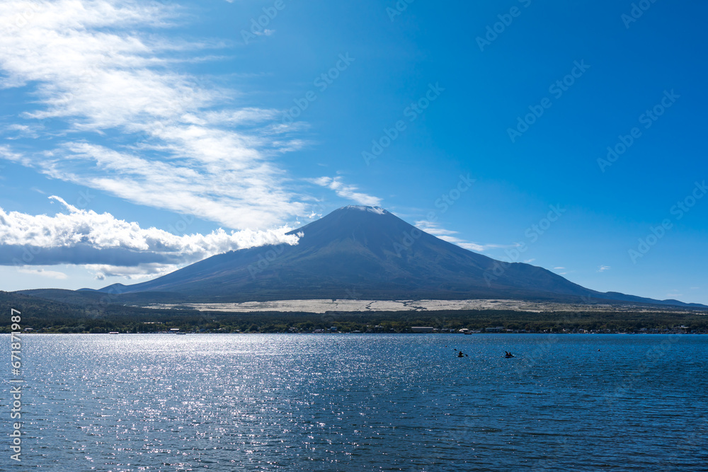 (山梨県ｰ風景)秋の山中湖と富士山２