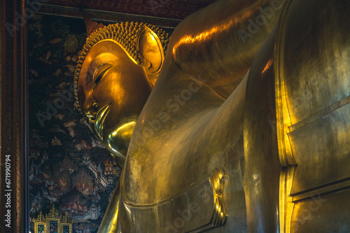 Photography Reclining Buddha at wat pho, bangkok, thailand