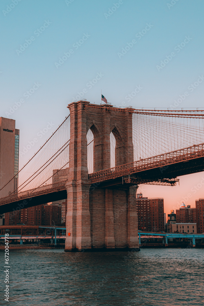 Obraz premium NEW YORK and Brooklin bridge city