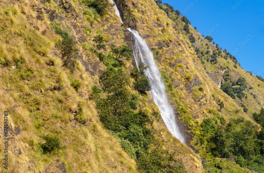 Obraz premium Birthi Falls near Munsiyari, Uttarakhand, India