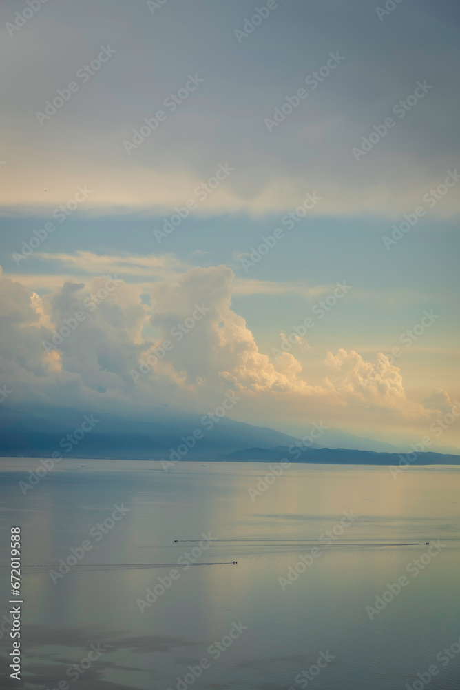 海と入道雲