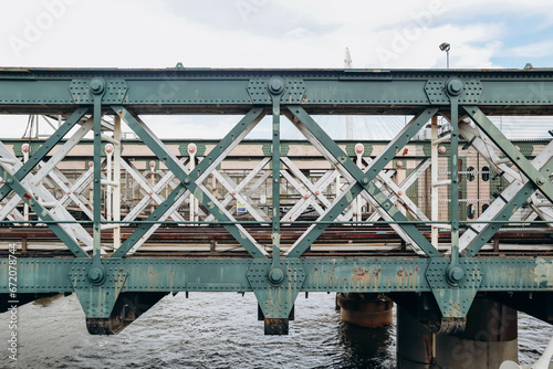 Hungerford Bridge and Golden Jubilee Bridges in central London © Andrei Antipov