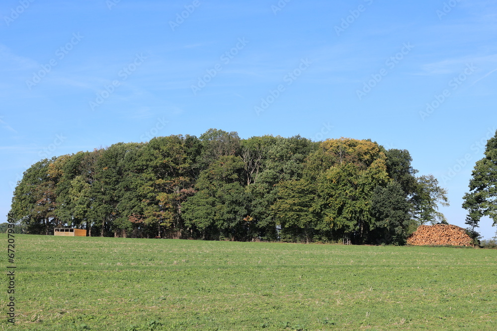 Blick auf die Naturlandschaft der Stadt Menden im Sauerland Blick auf die Naturlandschaft der Stadt Menden im Sauerland