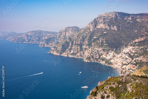 Fototapeta Naklejka Na Ścianę i Meble -  Scenic view of Amalfi coast and Positano town in Italy