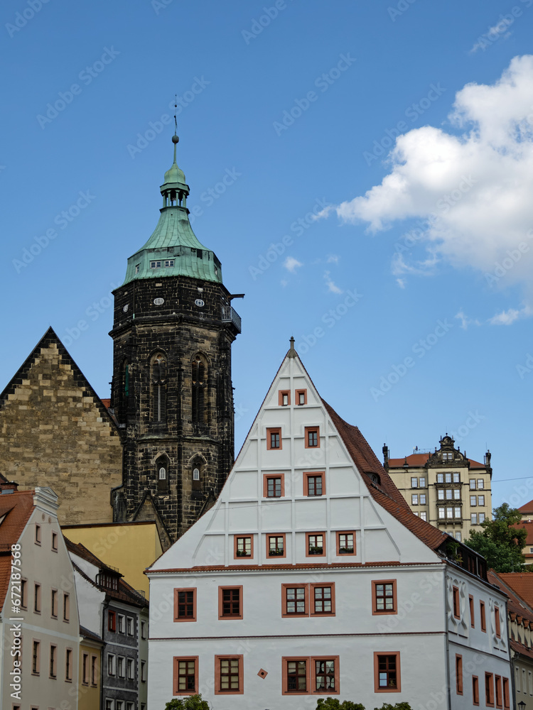 Marienkirche und Schloss Sonnenstein in der Stadt Pirna in Sachsen, Deutschland
