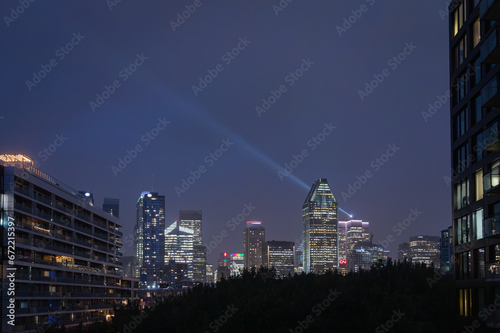 montreal skyline at night