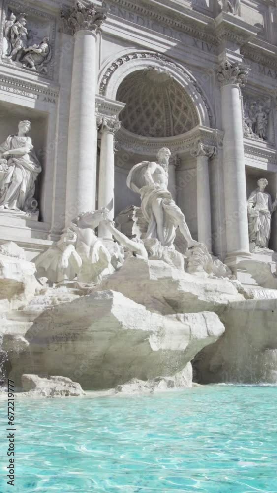 Fountain di Trevi in Rome, Italy Fountain di Trevi in Rome, Italy