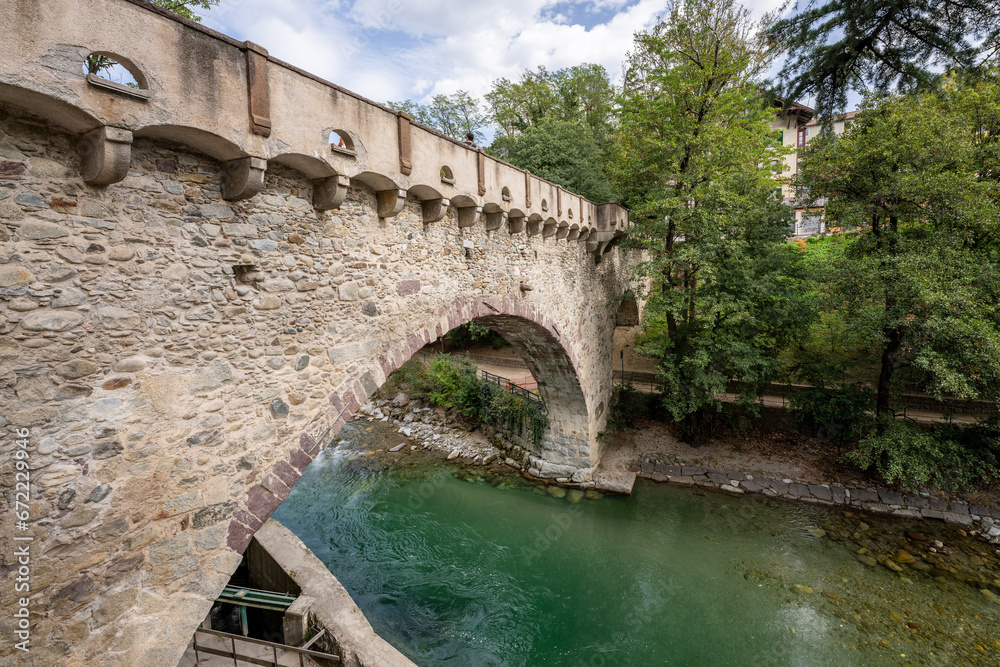 Obraz premium Meran in Südtirol - Italien und der Fluß Etsch