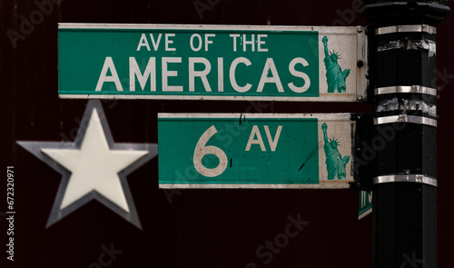 city sign Avenue of the Americas © Agata Kadar