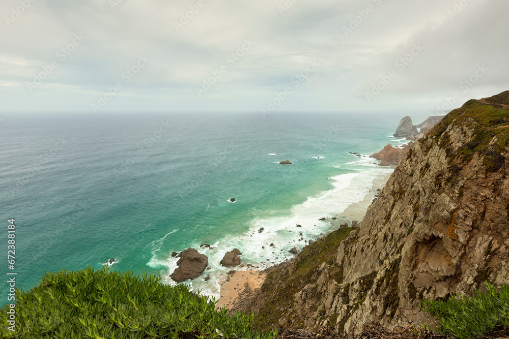 Felsküste am Cabo da Roca Leuchtturm, Portugal