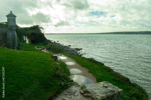 Promenade dans le Cotentin, peu de temps avant la tempête Ciaran à Saint-Vaast-La-Hougue situé en Normandie, France