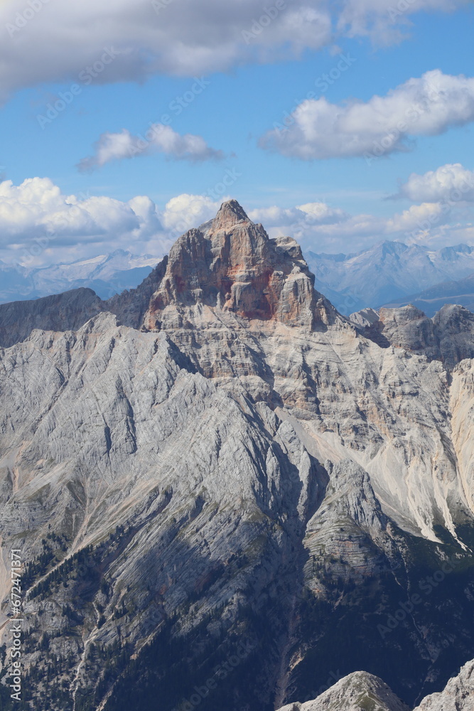 Piękne szczyty Dolomitów