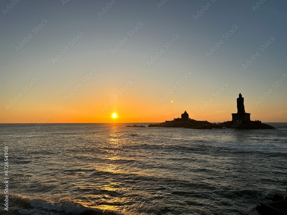 Indian cultural place, the best place in TamilNadu , Kanyakumari best place Thiruvalluvar statue along with Indian ocean