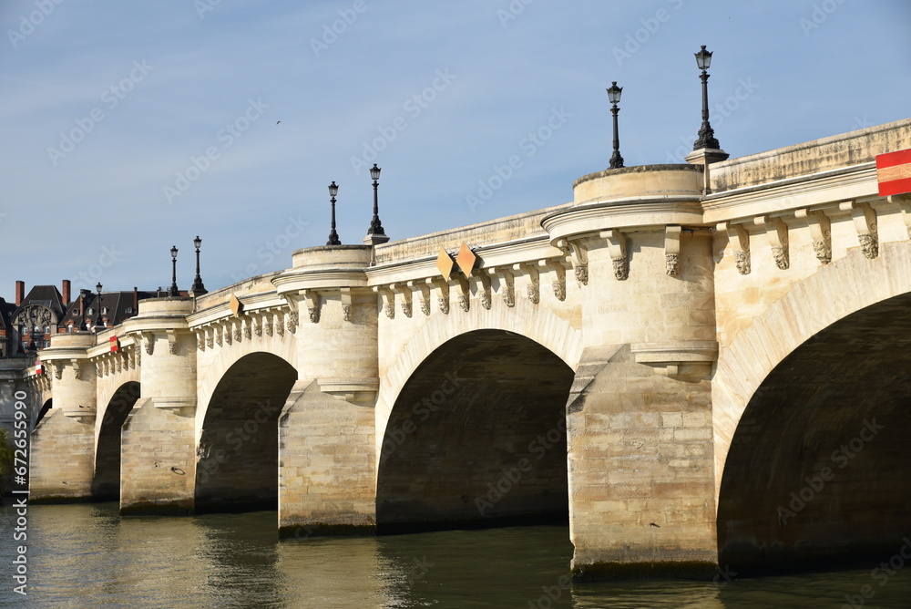 Le pont Neuf à Paris. France