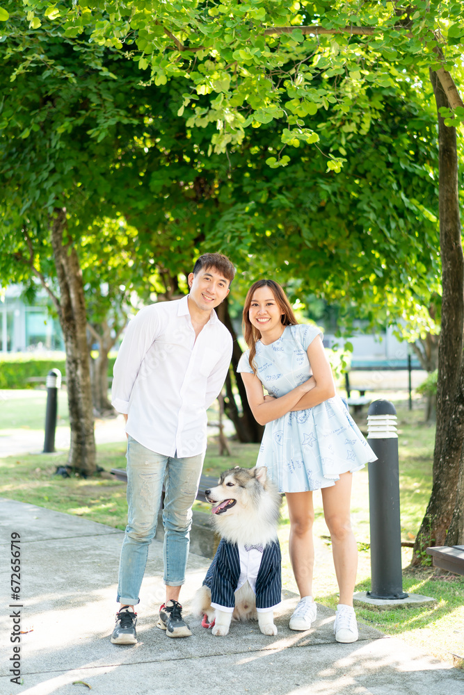 Asian couple love with dog