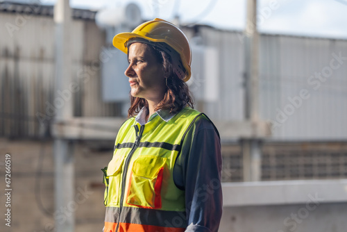 Φωτογραφία Factory worker feels burnout, low self-esteem due to prolonged stress, need for