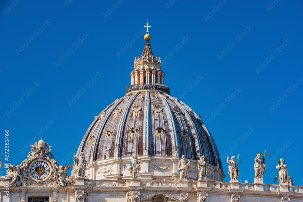 dome of saint peter basilica city