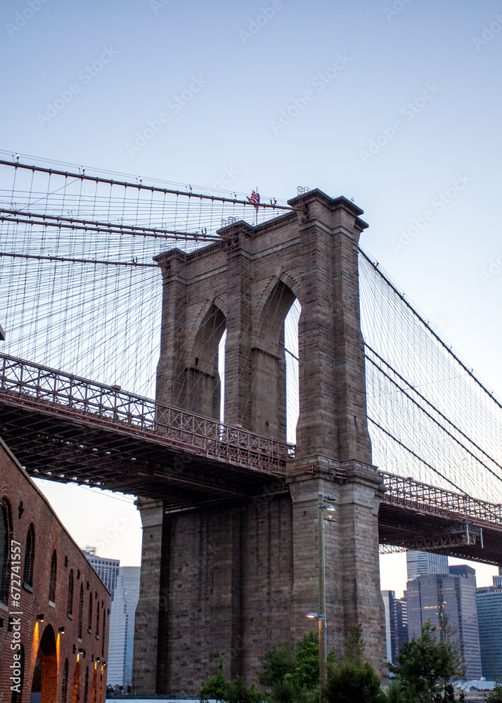 Fototapeta premium Brooklyn Bridge Elegance - New York City Icon