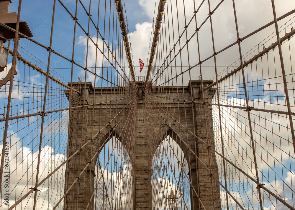 Fototapeta premium Brooklyn Bridge Elegance - New York City Icon